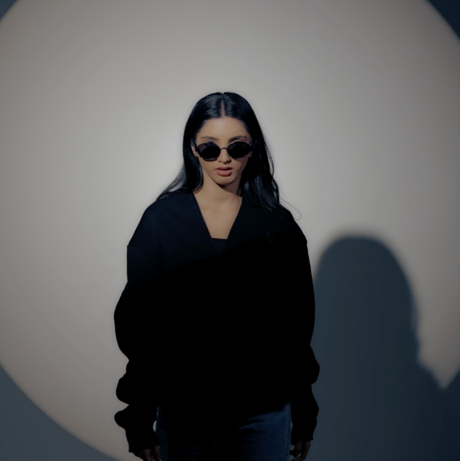 How to choose oval shape sunglasses